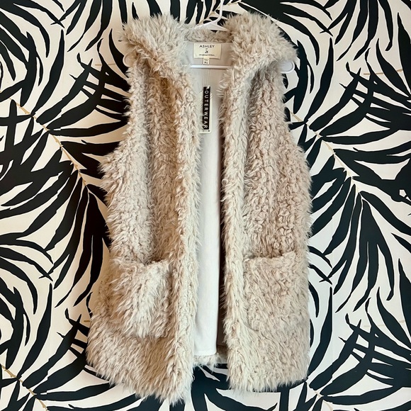 Women’s Fuzzy Long Vest Furry - Picture 1 of 5
